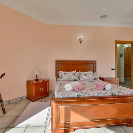 Villa Anfisa *